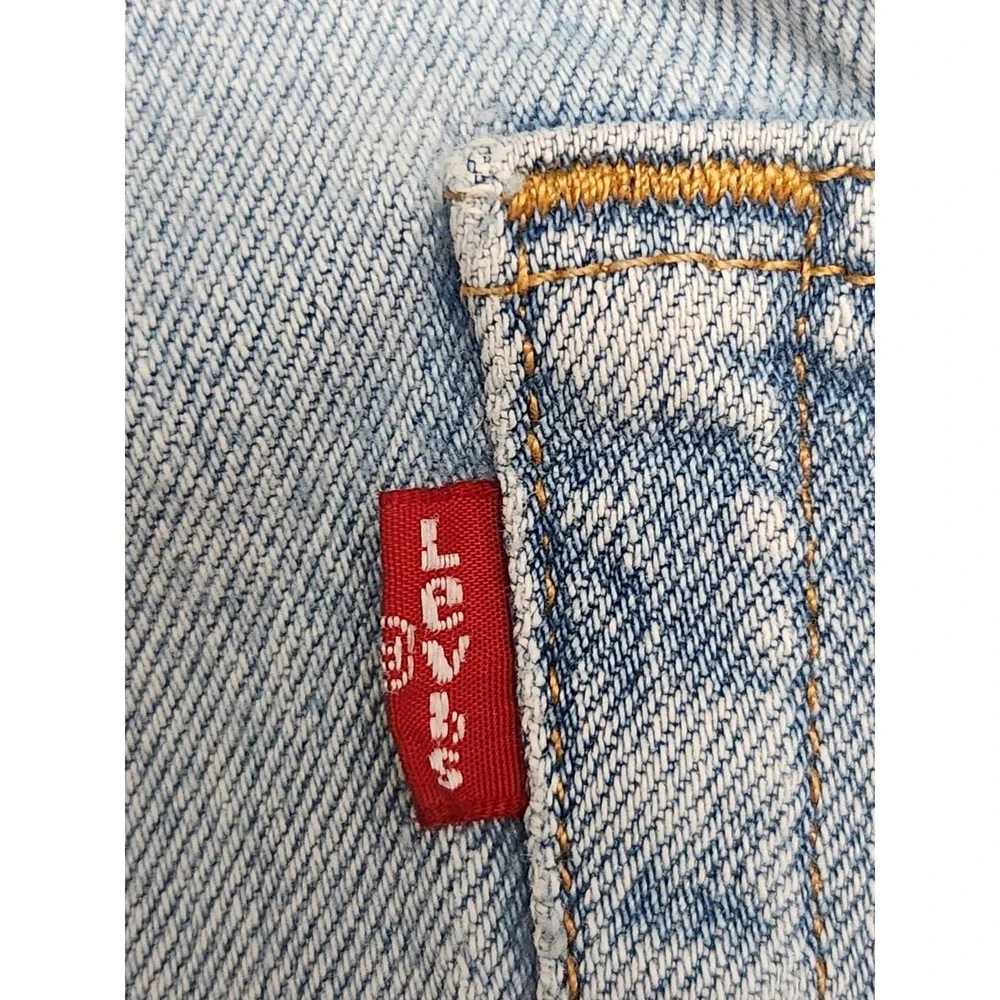 Levi's Men's Size 42x32 501 Jeans Medium Wash Button Fly 100% Cotton Classic